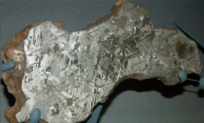 Khac thuong loai kim cuong duoc tao ra tu vu va cham thien thach-Hinh-2