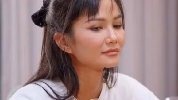 Loat doi tu lan dau duoc phoi bay o Chi dep