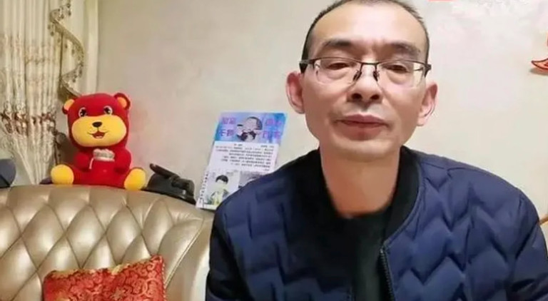 Treo thưởng 34 tỷ đồng tìm con trai, triệu phú nhận về phiền toái Treo thuong 34 ty dong tim con trai, trieu phu nhan ve phien toai