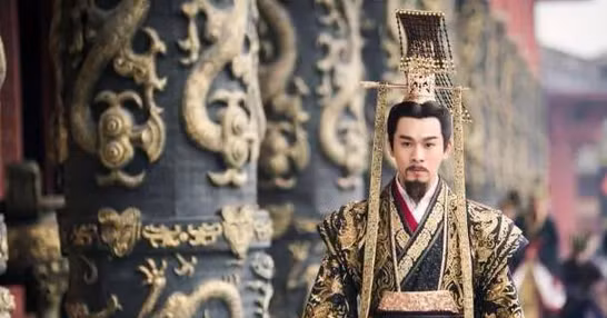 Nghe duoc danh gia “doan menh” nhat thoi phong kien Trung Quoc