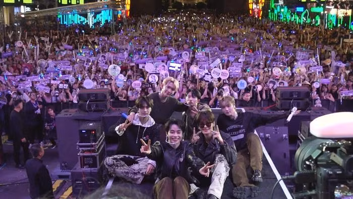 Hanbin Ngo Ngoc Hung ghi diem khi quang ba hinh anh Viet Nam-Hinh-12