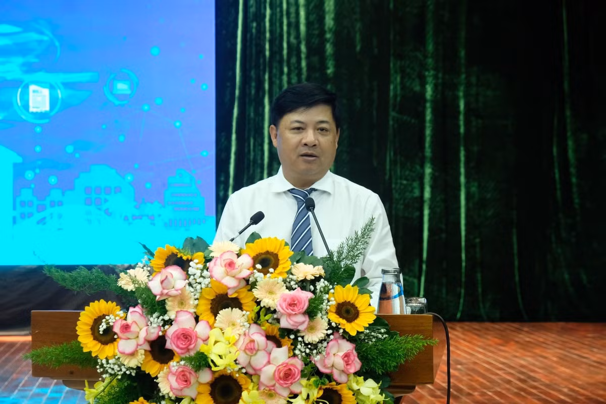 Tân Bí thư Tỉnh uỷ Quảng Nam Lương Nguyễn Minh Triết sinh năm 1976, quê ở huyện Duy Xuyên, tỉnh Quảng Nam; trình độ lý luận chính trị: cao cấp; trình độ chuyên môn: Thạc sĩ chuyên ngành Quản trị kinh doanh, Kỹ sư công nghệ Silcat.