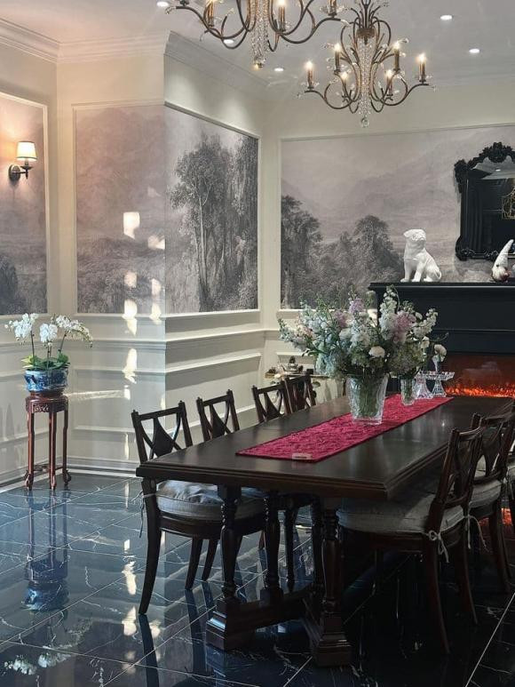 Ở thời điểm hiện tại, Tú Anh đảm nhận vị trí MC một số sự kiện, và từng giữ vai trò BTV của Trung tâm tin tức VTV24 của Đài truyền hình Việt Nam vào năm 2016.