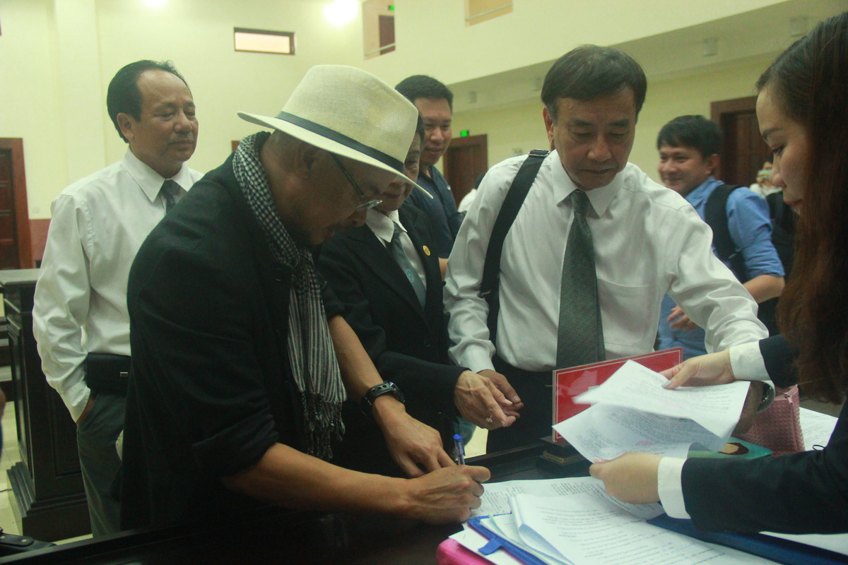 Toa cu tham phan toi tan benh vien xac minh benh cua ba Le Hoang Diep Thao