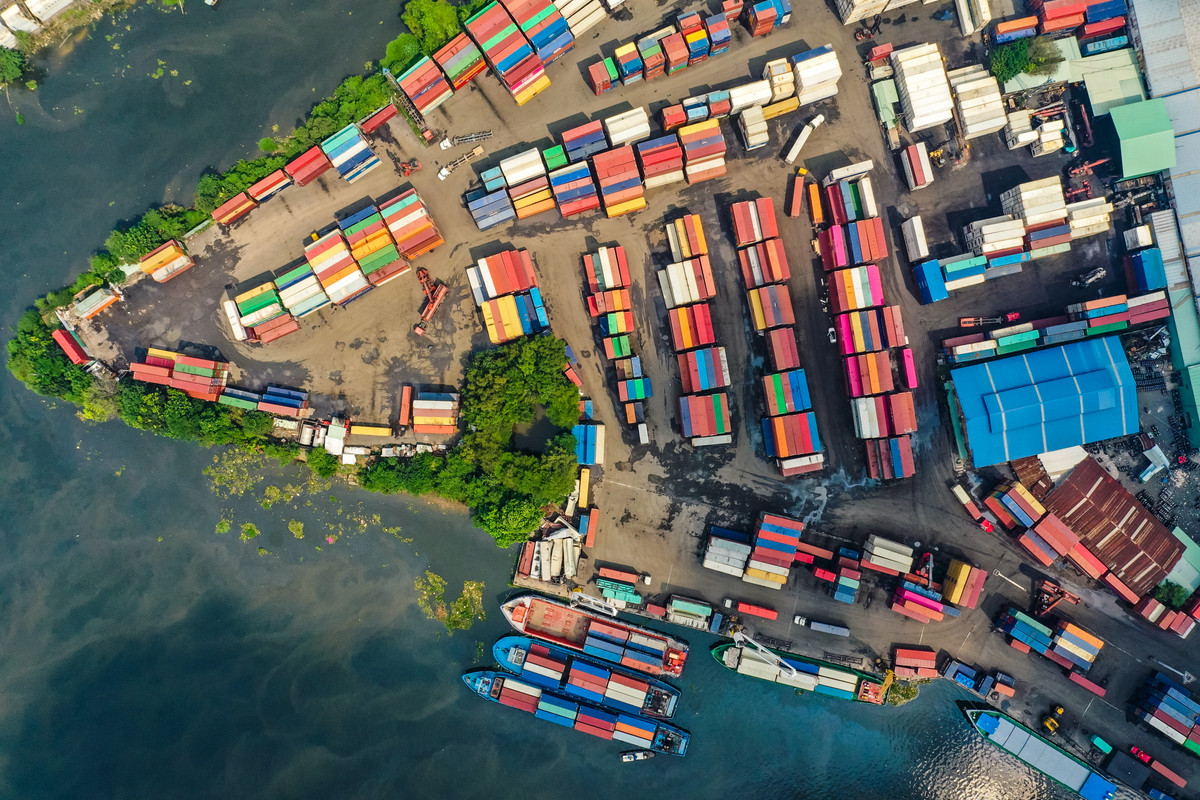 Trước đó, cụm cảng này được dự kiến di dời trước ngày 30/7/2019, tuy nhiên sau đó được Sở GTVT TP HCM kiến nghị với UBND TP cho phép kéo dài thời gian hoạt động của các cảng thủy nội địa khu Trường Thọ thêm 2 năm để chờ cụm cảng trung chuyển hoàn thiện. Dự kiến thời gian hoàn thành di dời cho các đơn vị tối đa đến ngày 30/6/2020.