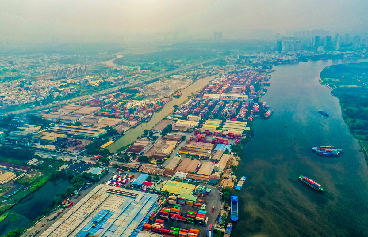 Toàn cảnh cụm cảng Trường Thọ phía đông thành phố, được định hướng trở thành một phần khu đô thi hiện đại trong tương lai.