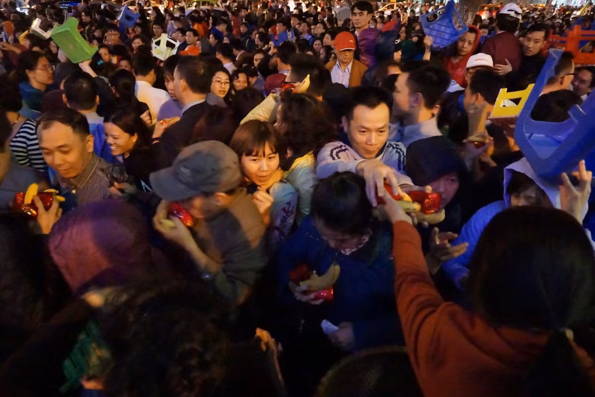 Khác với những khóa lễ cúng sao giải hạn chỉ dành cho những ai bị sao xấu chiếu mệnh, đại lễ cầu an dành cho tất cả mọi người. Vì thế, dịp này người dân thường đổ xô đi chùa nhiều hơn.