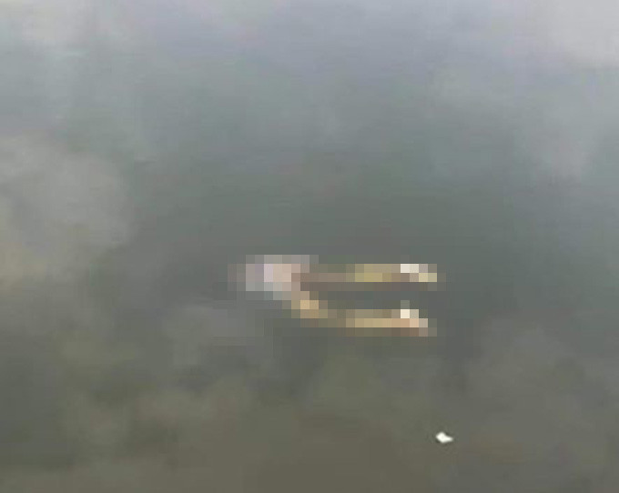 Danh tính nạn nhân được xác định tên Nguyễn Thị Thu Hương ( SN 1990, trú tại thôn Kim Ngưu, xã Tân Tiến, huyện Văn Giang, Hưng Yên. 