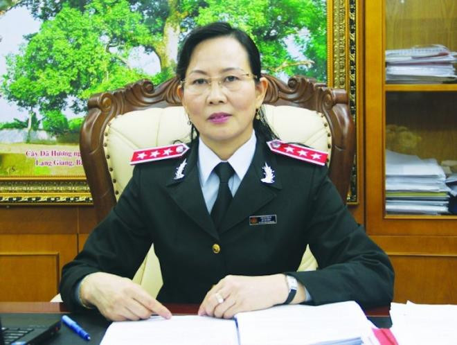 Bà Lê Thị Thuỷ - Bí thư Tỉnh uỷ Hà Nam, sinh năm 1964, tại Diễn Châu, Nghệ An. Trình độ chuyên môn: Thạc sỹ luật; Lý luận chính trị cao cấp. Bà Thuỷ từng làm nhân viên Văn phòng UBND tỉnh Nghệ An, Phó chánh Thanh tra tỉnh Nghệ An, Phó Bí thư thường trực Huyện ủy Hưng Nguyên (Nghệ An), Phó Chủ nhiệm Ủy ban Kiểm tra Tỉnh ủy Nghệ An, Chánh Thanh tra tỉnh Nghệ An, Chủ nhiệm Ủy ban Kiểm tra Tỉnh ủy Nghệ An.