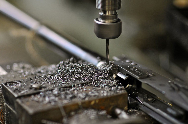 Izhmash được thành lập từ năm 1807 tại Izhevsk một trong những thành phố có lịch sử lâu đời ở Nga và cách Moscow 965km về phía đông.