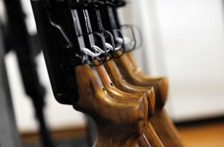 Bất chấp sự cạnh tranh gây gắt từ các mẫu súng trường tấn công khác, nguyên mẫu súng trường tấn công của Kalashnikov đã vượt qua vòng loại đầu tiên và sau đó là được chọn cho đợt thử nghiệm cuối cùng.