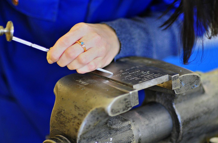 Ngay từ đầu Kalashnikov đã xác định rõ các đặc điểm cần thiết dành cho một mẫu súng trường tấn công như AK-47 như đơn giản, đáng tin cậy và có chí phí sản xuất thấp. Mãi cho đến năm 1947, sau nhiều nguyên mẫu thử nghiệm thất bại, cuối cùng nguyên mẫu AK-47 đầu tiên do Kalashnikov thiết kế đã được chọn để tham gia cuộc thi do cơ quan mua sắm quốc phòng của Liên Xô tổ chức.