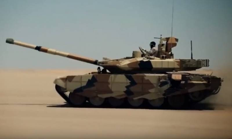 Về xe tăng T-90, đây là vũ khí rất nổi tiếng do Nga sản xuất, đã được khẳng định sức mạnh từ lâu và xuất khẩu đến rất nhiều quốc gia trên thế giới.