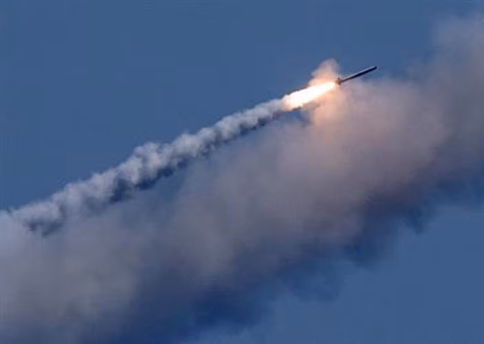 "Sát thần" Kalibr đã chứng minh sức mạnh tại chiến trường, là một trong những vũ khí giúp Nga tung ra đòn tấn công phủ đầu tại Syria. Vì thế, việc tích hợp loại tên lửa này lên tàu phá băng sẽ giúp Nga chiếm lĩnh ưu thế trong cuộc đua tại Bắc Cực.