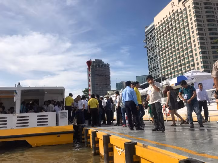 Ngoài ra, trong tuyến số 1, theo chỉ đạo của UBND TP HCM, chủ đầu tư sẽ bổ sung thêm 3 bến là bến Thủ Thiêm (quận 2), bến Tân Cảng (quận Bình Thạnh) và bến Trường Thọ (quận Thủ Đức).