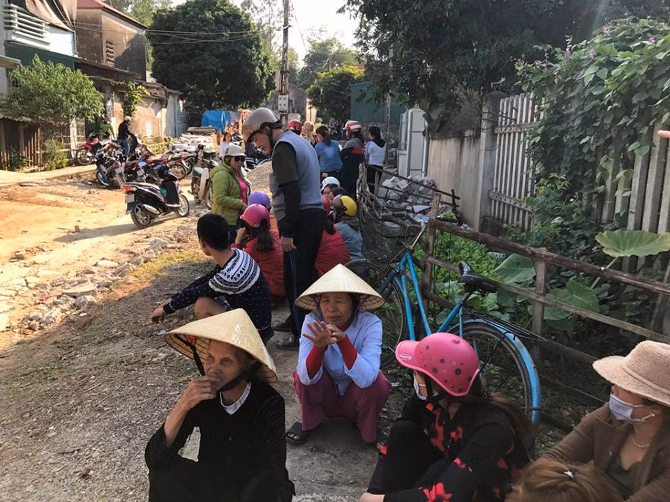 Tiet lo “soc” tu nguoi phat hien thi the nghi be 20 ngay tuoi bi bat coc-Hinh-3