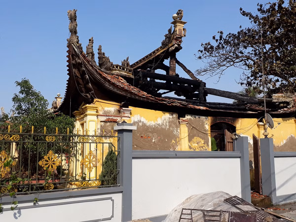 Do hệ thống kiến trúc của Đình Lưu được xây dựng bằng vật liệu gỗ quí, nên đến khoảng 14 giờ chiều cùng ngày ngọn lửa mới được dập tắt.