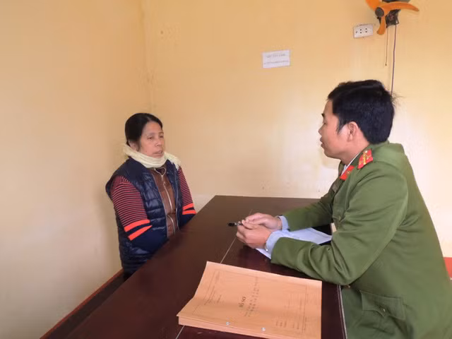 Khoi to nu giup viec bao hanh be 2 thang tuoi