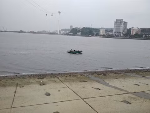 Nhay cau Bai Chay, mot nguoi dan ong thoat chet hi huu-Hinh-7