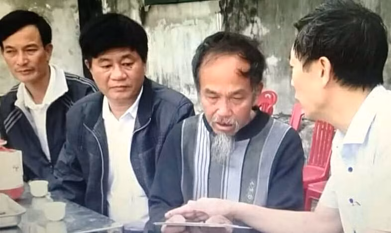 Di bat chuot, hai anh em ruot bi duoi nuoc thuong tam