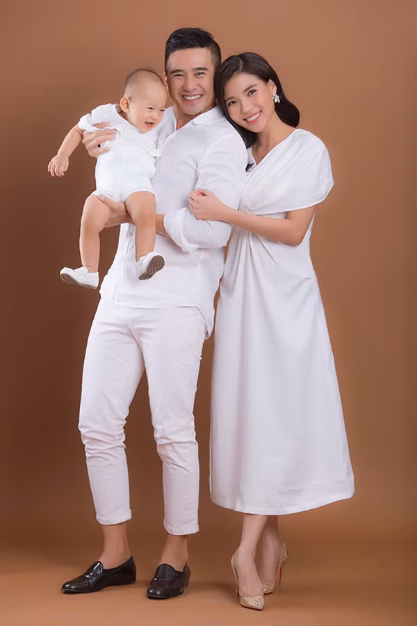 Thuy Diem thua nhan con trai nhu “than ho menh” cua gia dinh-Hinh-2