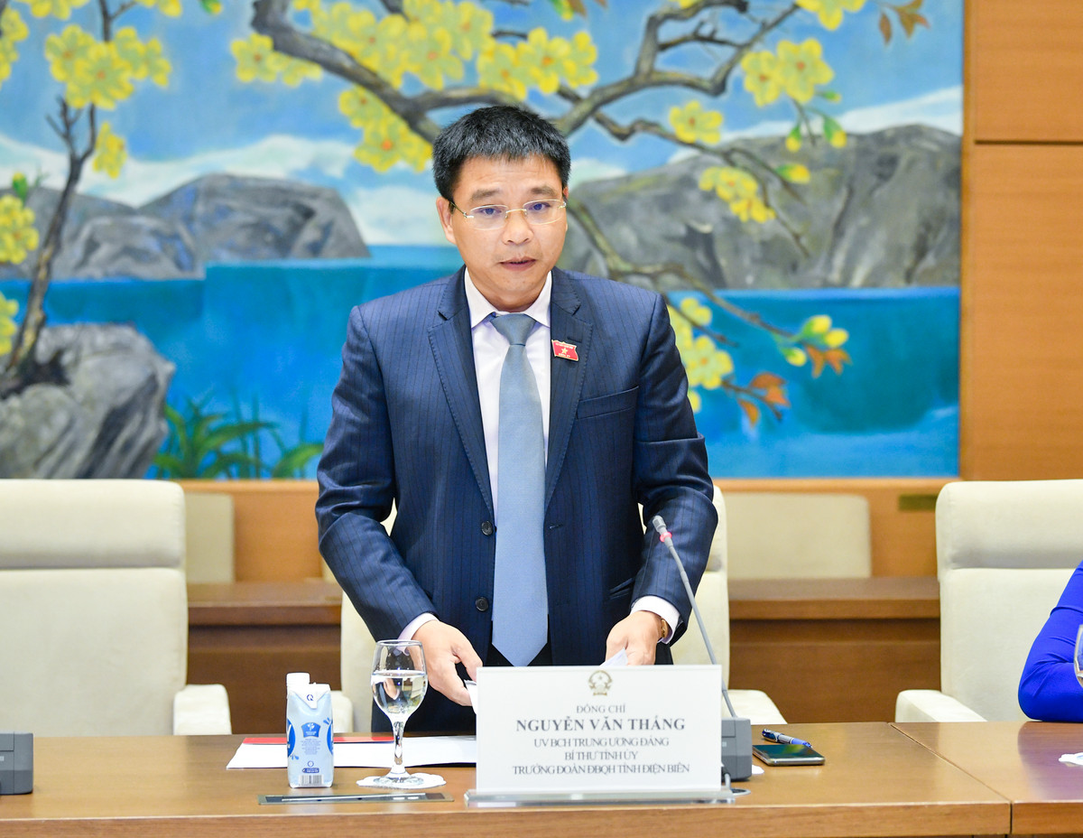 Bộ GTVT đã phân bổ chi tiết toàn bộ số vốn đầu tư công này thông qua 6 đợt giao và điều chỉnh kế hoạch. Đến hết tháng 9/2022, Bộ giải ngân khoảng 27.027 tỷ đồng, đạt 53,7% kế hoạch Thủ tướng Chính phủ giao. Tuy nhiên, con số này vẫn chậm so với kế hoạch đã đề ra và thấp hơn so với cùng kỳ năm 2021 (61%). Do đó, từ nay tới cuối năm, Bộ GTVT cần tiếp tục giải ngân khoảng 23.301 tỷ đồng (46,3%). Để hoàn thành 100% kế hoạch giải ngân năm 2022, Bộ cần giải ngân mỗi tháng trên 7.000 tỷ đồng, đây là thách thức rất lớn đòi hỏi sự quyết tâm cao hơn nữa.