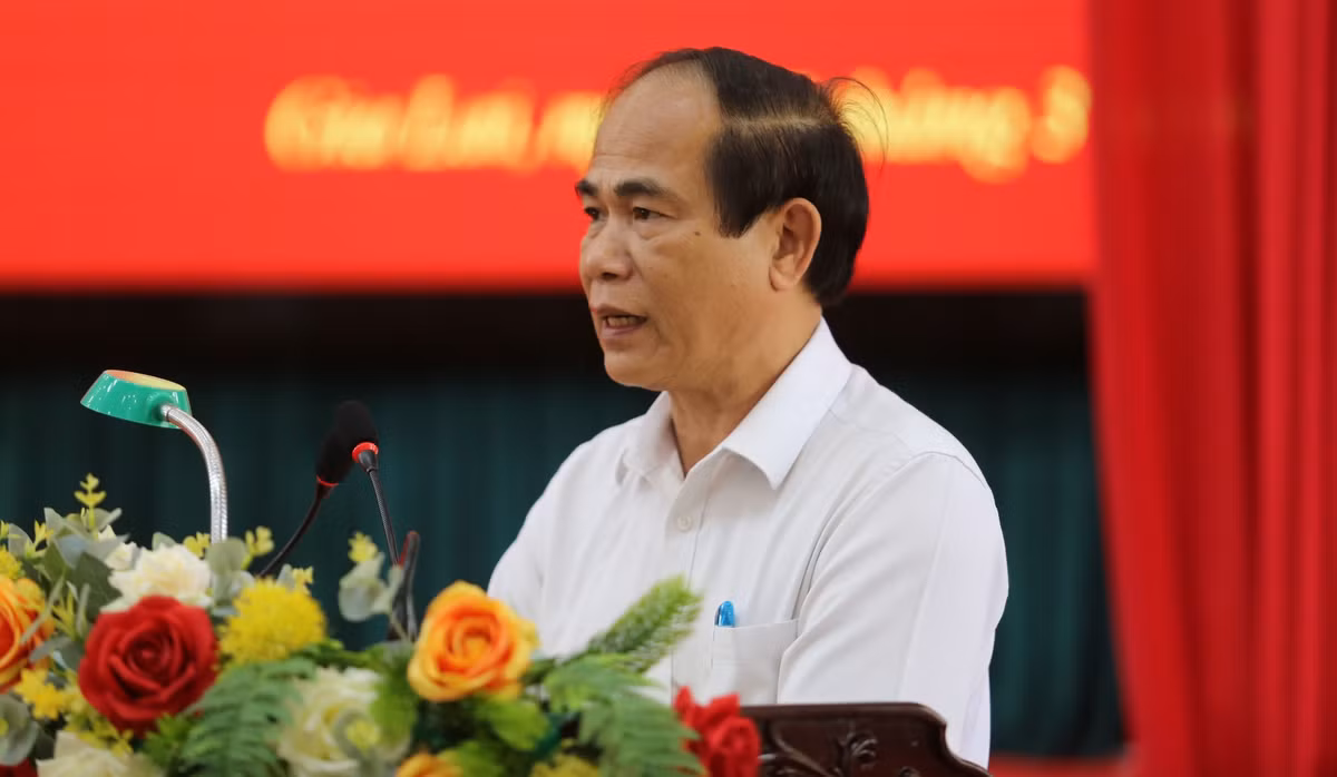 Mới đây, thông tin từ UBND tỉnh Gia Lai cho biết ông Trương Hải Long, Chủ tịch UBND tỉnh Gia Lai vừa đã ký quyết định cho ông Võ Ngọc Thành – cựu Chủ tịch UBND tỉnh nghỉ hưu trước tuổi. 