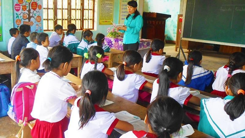  Quảng Bình: HĐND tỉnh Quảng Bình quyết định không thu học phí học kỳ I năm học 2022 - 2023 với trẻ mầm non và học sinh phổ thông công lập các cấp. Với học kỳ II, tỉnh sẽ xem xét điều chỉnh tăng ở mức sàn theo quy định của Chính phủ. 