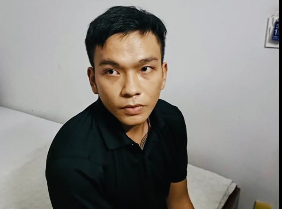 Tin nong 23/10: Hai cau thu bi trom dong ho Rolex, lac tay kim cuong