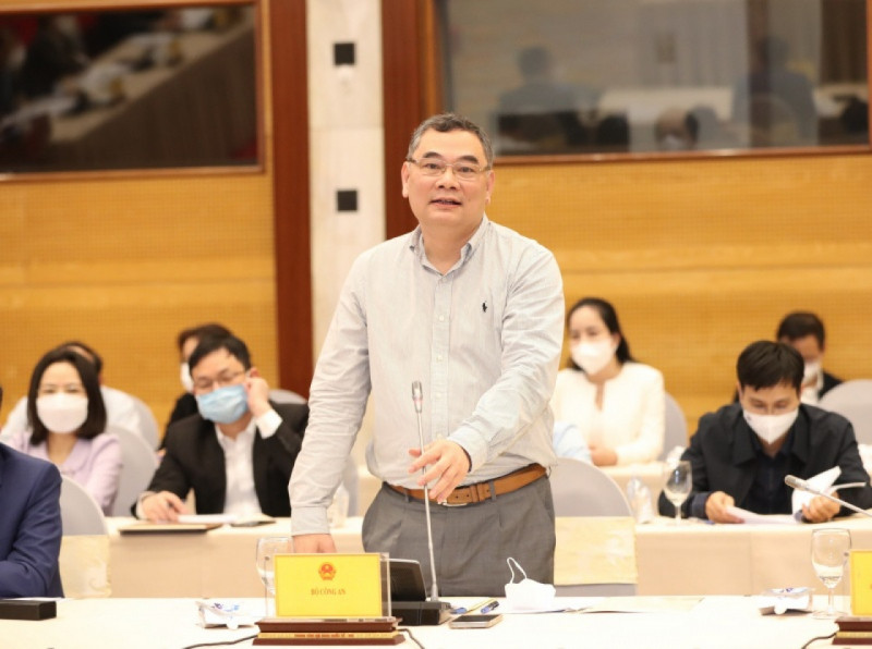 Chiều 1/10, tại cuộc họp báo Chính phủ thường kỳ tháng 9/2022, Trung tướng Tô Ân Xô, Chánh Văn phòng Bộ Công an, người phát ngôn Bộ Công an cho biết, khi khởi tố vụ án, khởi tố bị can sẽ được phong tỏa, kê biên, để đảm bảo thu lại tiền cho người bị hại hoặc của Nhà nước. Ông Xô lấy ví dụ vụ Bệnh viện Đa khoa Đồng Nai, số thiệt hại ước tính là 150 tỷ nhưng số tài sản các đối tượng bị kê biên, phong toả khoảng 1.000 tỷ.