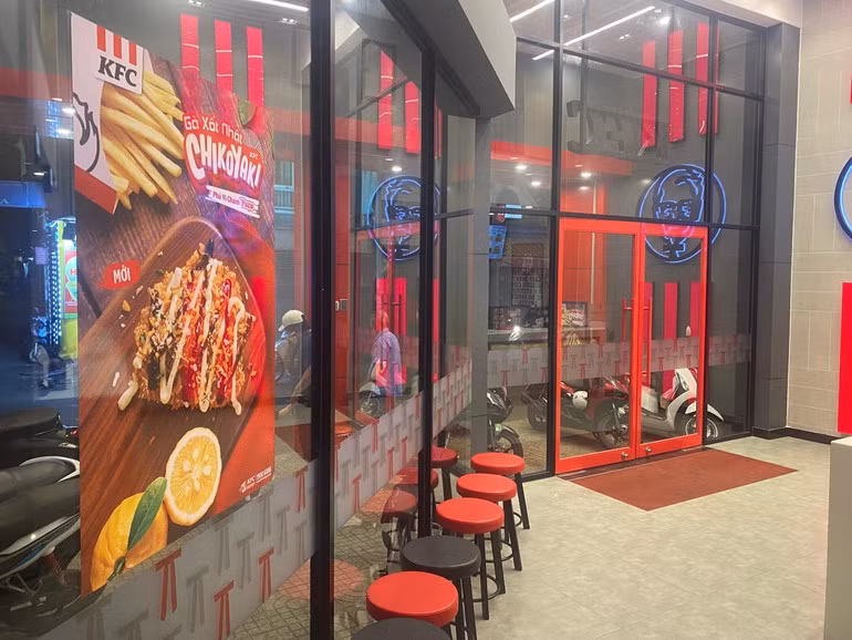 “KFC Thich Quang Duc”: Phap luat quy dinh dat ten doanh nghiep the nao?