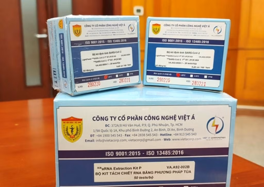 Tại hội nghị hiệp thương, Cục Quản lý giá không thực hiện việc yêu cầu bên mua, bên bán trình bày đầy đủ hồ sơ, phương án hiệp thương giá theo quy định; không làm rõ nhiều vấn đề quan trọng làm cơ sở xác định giá hiệp thương; thống nhất giá hiệp thương chỉ dựa vào bản phô tô Báo giá và bảng thuyết minh cơ cấu tính giá hàng hóa, dịch vụ đăng ký giá do Công ty Việt Á lập, gửi Bộ Y tế; không làm rõ hoặc báo cáo cấp có thẩm quyền làm rõ dấu hiệu thông đồng trong hiệp thương giá giữa Bộ Y tế và Công ty Việt Á; việc cơ quan chủ trì kết luận các bên thỏa thuận thống nhất được mức giá theo đúng như đại diện Bộ Y tế đề xuất tại cuộc họp là chủ quan, thiếu cơ sở.