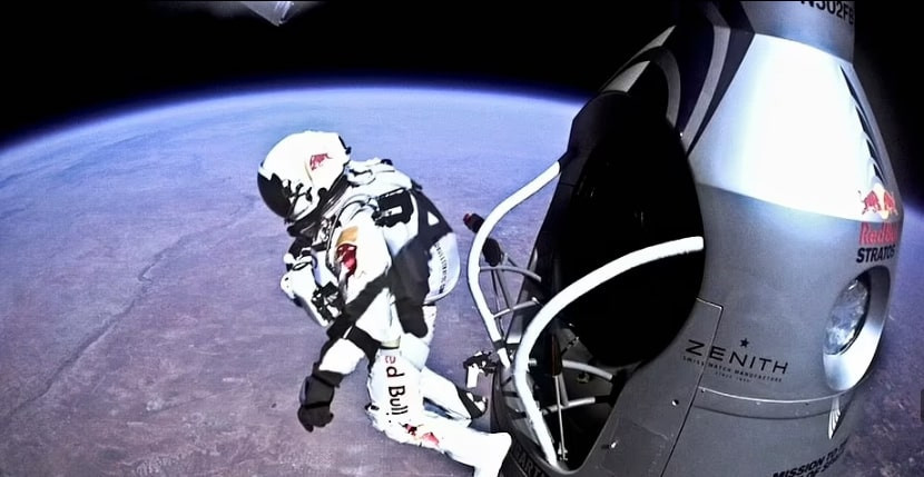 He lo bi mat man nhay du ky luc tu do cao 39km