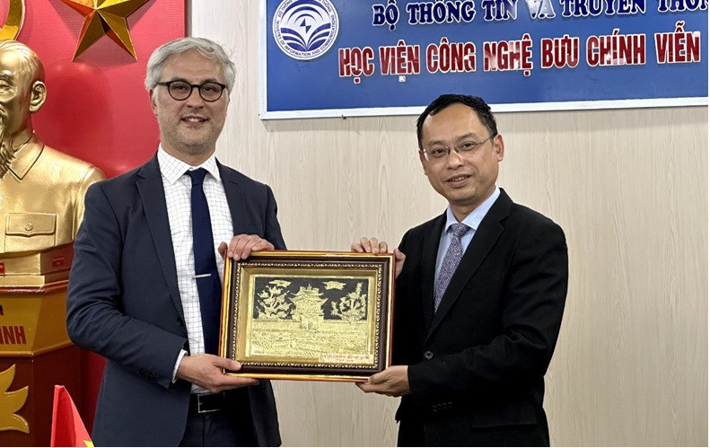 Day manh trao doi sinh vien va dao tao MBA voi Australia-Hinh-3