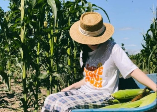 Tina Duong khai nhan thu doan thue oto tu lai roi mang ban