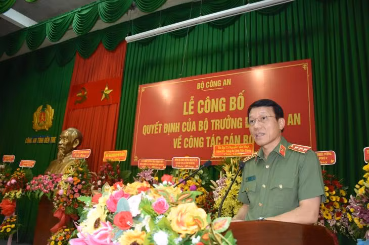 Thay mặt Đảng ủy Công an Trung ương, lãnh đạo Bộ Công an, Thứ trưởng Lương Tam Quang nhấn mạnh, Đại tá Võ Hùng Minh và Đại tá Trương Sơn Lâm được đào tạo cơ bản, trưởng thành từ cơ sở và thực tiễn công tác, có bản lĩnh chính trị vững vàng. Trên mỗi cương vị công tác, dù bất kỳ hoàn cảnh nào, các đồng chí cũng luôn nêu cao tinh thần trách nhiệm, vượt qua mọi khó khăn thử thách lập nhiều chiến công, thành tích.