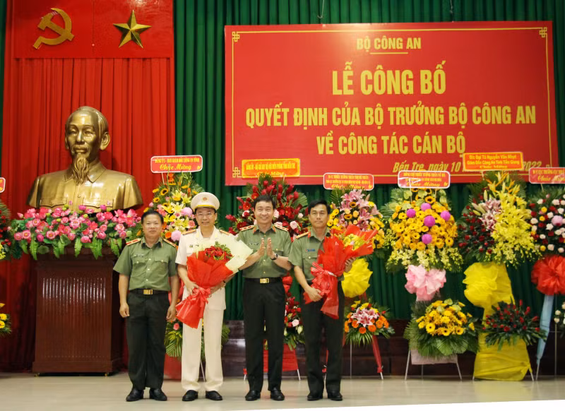 Đại tá Trương Sơn Lâm (SN 1972, quê quán: Hoằng Hóa, Thanh Hóa), trình độ: Tiến sĩ Luật tại Học viện ANND, Đại học ANND, Cao cấp lý luận chính trị.