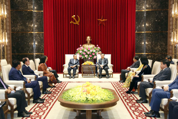 Ha Noi day manh hop tac Phnom Penh vi su phat trien hai thu do va hai nuoc