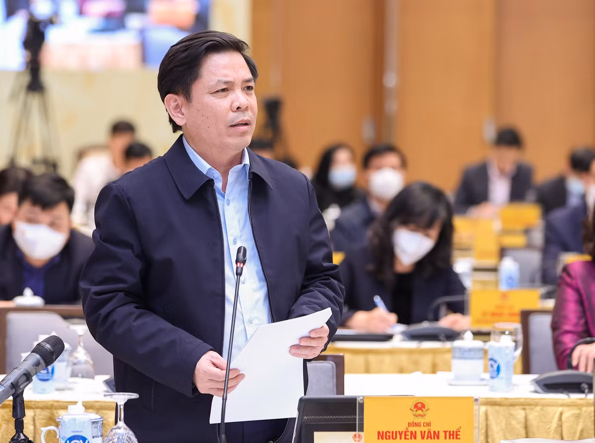 Đưa ra một số tình huống để học viên thi lái xe có thể rớt ngay. Bộ trưởng Thể tiếp tục có phát ngôn gây khó hiểu tại phiên chất vấn ngày 5/6/2019 khi trả lời về giải pháp cụ thể trong công tác đào tạo, sát hạch lái xe: "Chúng tôi đưa ra một số tình huống thi để học viên có thể rớt ngay. Ví dụ như xe vượt đèn đỏ có ký hiệu đường sắt hoặc xe vượt các đường hướng dẫn là các vực thì hậu quả rất nghiêm trọng. Do đó, nếu học viên mắc lỗi trong các tình huống này cho rớt ngay”. 