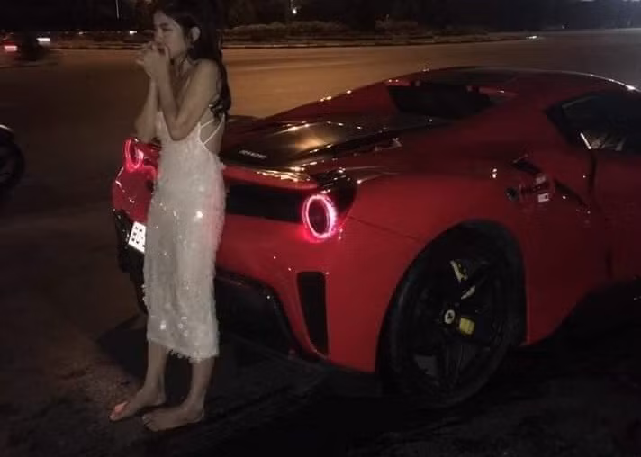 Nguyên nhân vụ việc và tài xế cầm lái chiếc siêu xe sẽ được lực lượng của Phòng Cảnh sát Hình sự, Công an Hà Nội làm rõ. Hiện cơ quan chức năng đang xử lý vụ việc theo quy định. 