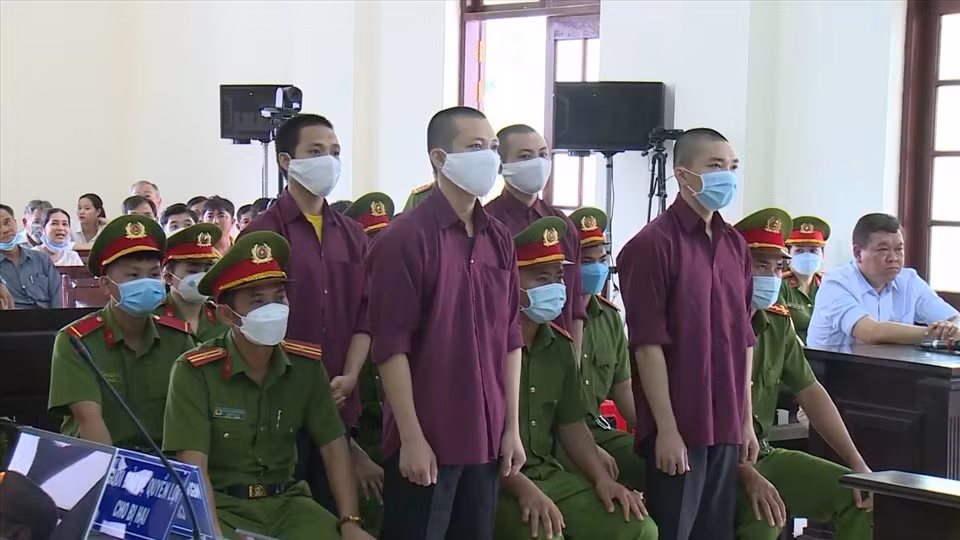 Trước đó, đơn vị này đã lấy mẫu ADN của 28 người liên quan sinh sống trong hộ của bị cáo Cao Thị Cúc - “Tịnh thất Bồng Lai”, “Thiền am bên bờ vũ trụ” đưa đến Phân viện Khoa học hình sự tại TP HCM để giám định. 