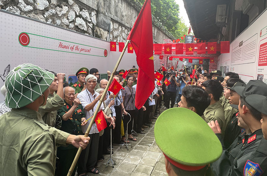 Ha Noi: Nhieu hoat dong ky niem 68 nam Ngay Giai phong Thu do-Hinh-2