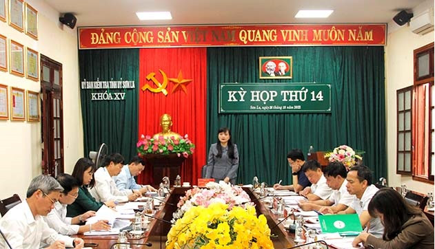 Goi y Viet A boi duong, Truong khoa Benh vien Son La bi ky luat