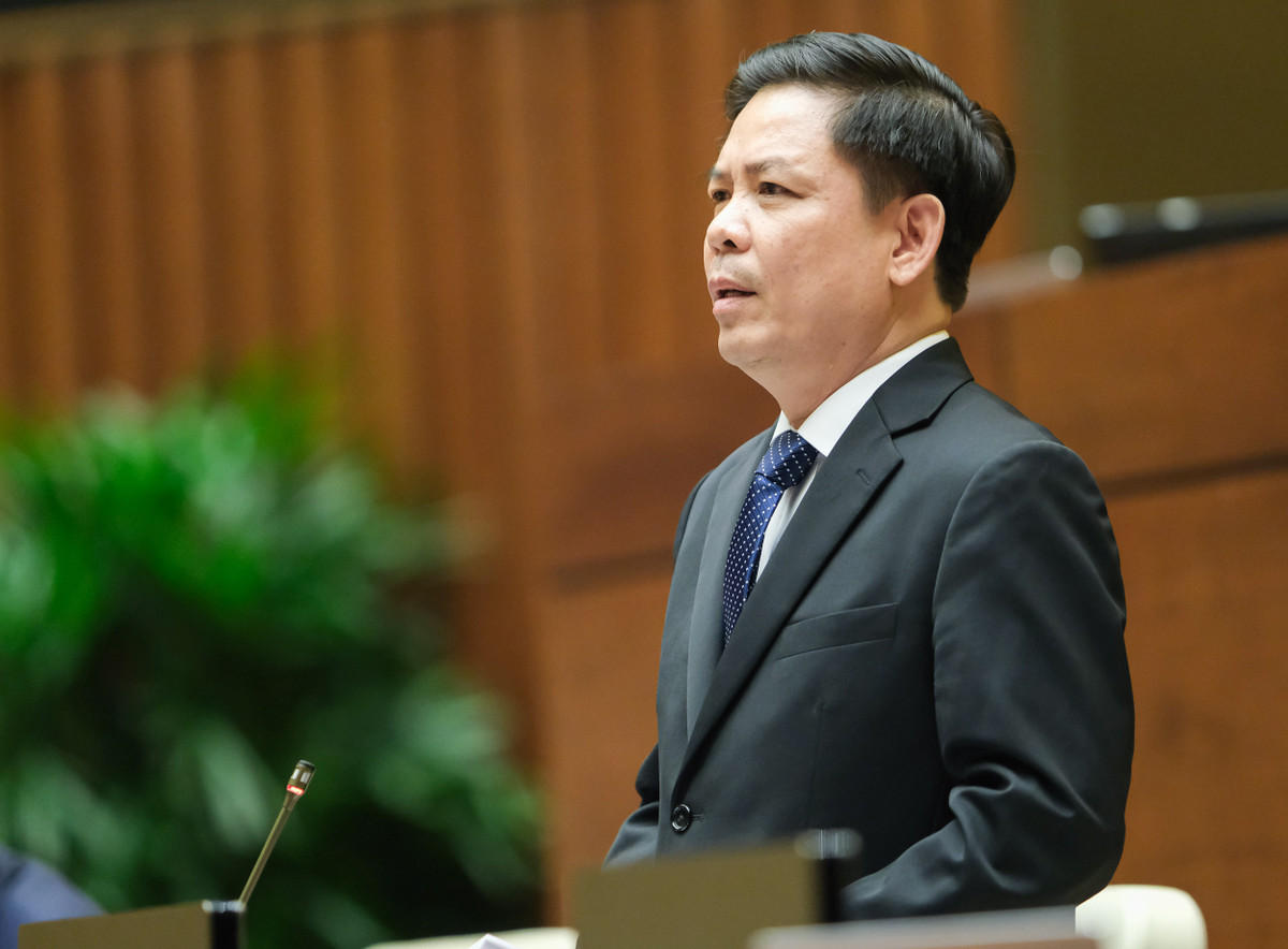 Tháng 6/2010 - 8/2010: Phó Bí thư Huyện ủy Tân Hồng, tỉnh Đồng Tháp. Tháng 8/2010 - 10/2010: Bí thư Huyện ủy Tân Hồng, tỉnh Đồng Tháp 