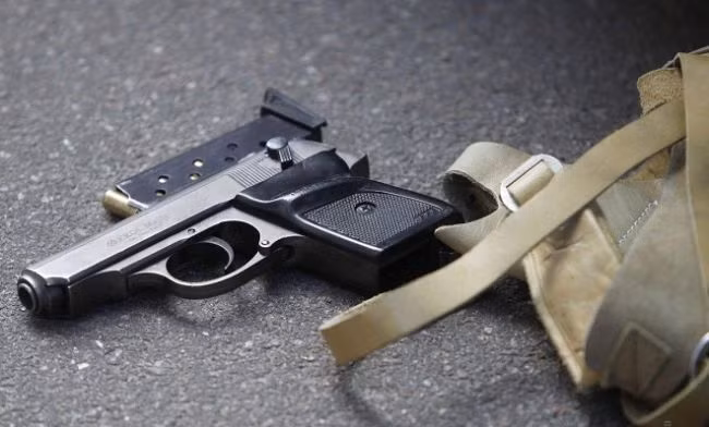 Sau đó, nữ công nhân này trình báo lên Công an địa phương. Qua xác minh, Cơ quan CSĐT Công an quận Cái Răng tiến hành khởi tố vụ án, khởi tố bị can và ra lệnh tạm giam 3 tháng đối với ông Năm.