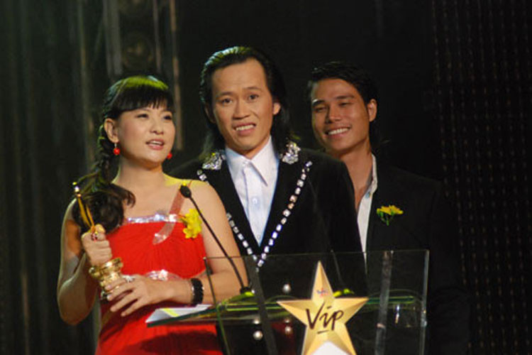 Cát Phượng từng đoạt giải thưởng Nữ diễn viên sân khấu được yêu thích nhất tại Mai Vàng năm 2001 và 2010 lần lượt với vai Thị Nở trong “Chí Phèo” và Nương trong “Cánh đồng bất tận”. Ảnh: Nguoilaodong