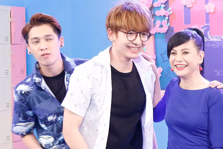 Những năm gần đây, Cát Phượng ít đóng phim hơn để tập trung cho những vai trò khác như mở lớp đào tạo diễn xuất cho các bạn trẻ. Ảnh: Yeah1