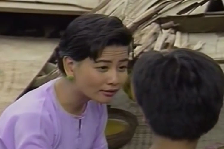 Những năm 1997 - 1998, Cát Phượng không được nhiều người biết đến cho đến khi tham gia bộ phim "Đất phương Nam". Với vai phản diện là vợ Tư Mắm, cô bị ghét lây ngoài đời bởi diễn quá tròn vai. Ảnh: Zing