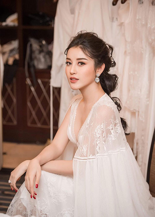 Từng thi Miss Grand International 2017, Huyền My đánh giá Phương Nga có nhiều lợi thế khi mang chuông đi đánh xứ người tại cuộc thi năm nay. Ảnh:FBNV