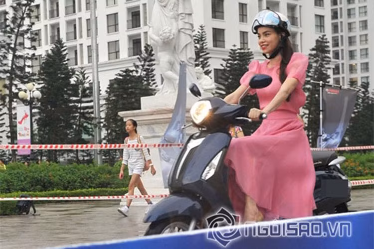 Vì lùm xùm tình cảm của Hồ Ngọc Hà, một số nhãn hàng tạm thời không dùng tên tuổi của cô để PR. Ảnh: Ngôi sao